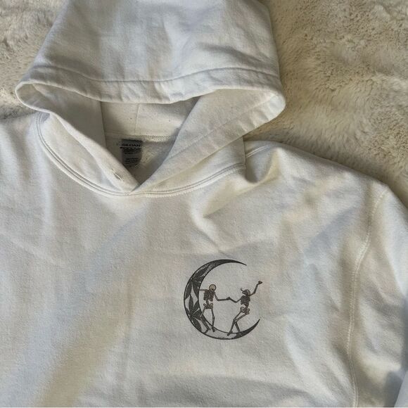 Skeleton hippie hoodie from Etsy 🍃 - Picture 7 of 16